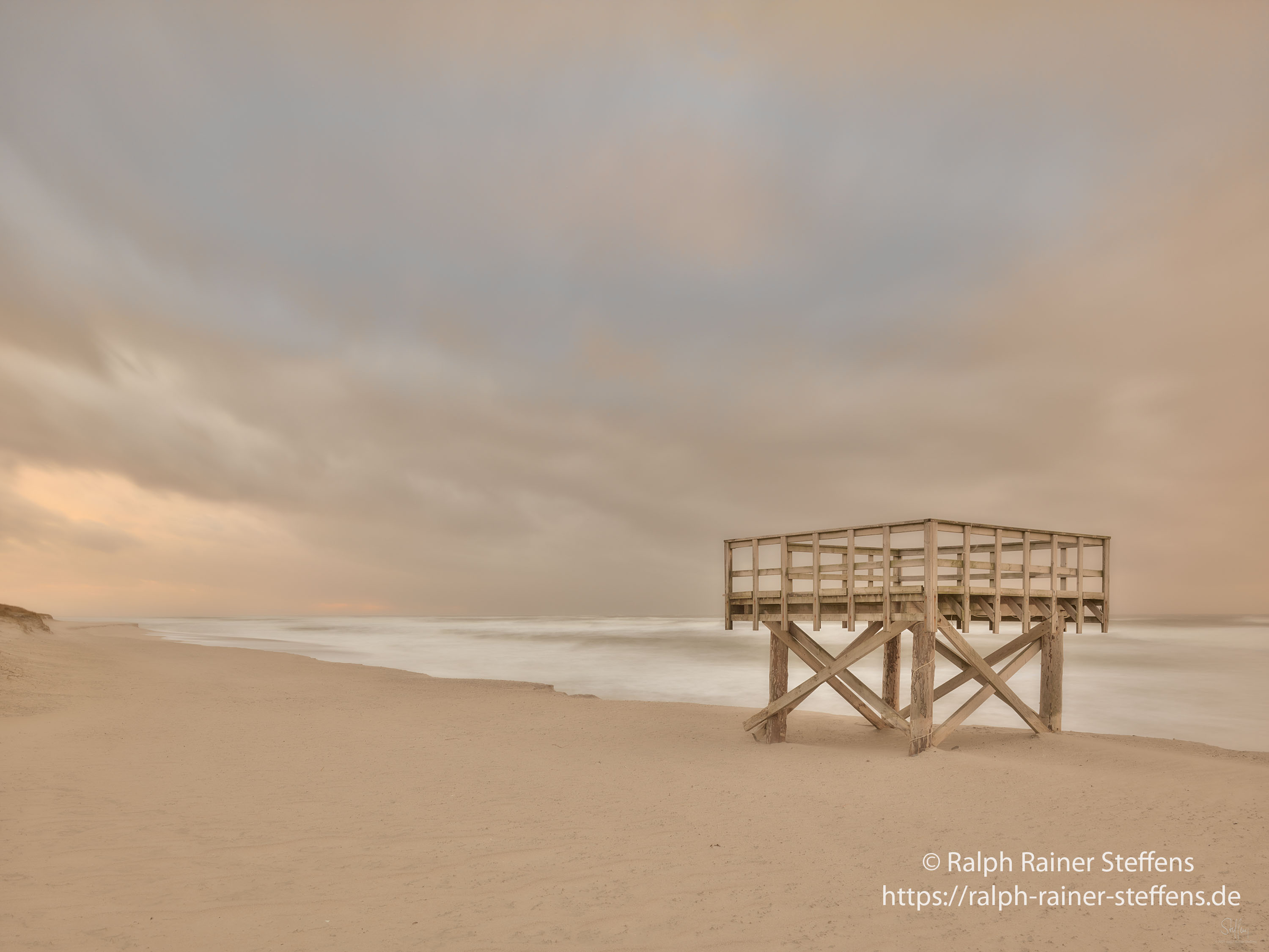 Strand in stürmischem Wetter © Ralph Rainer Steffens