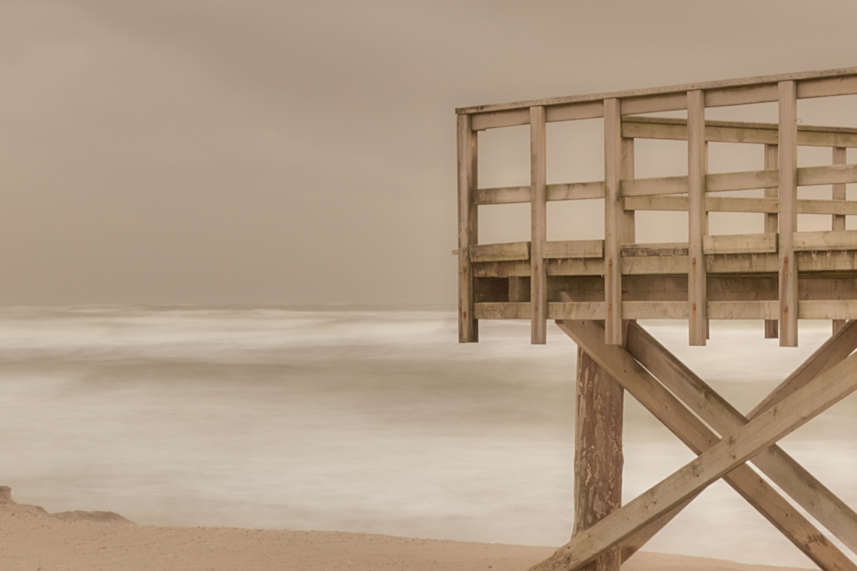 Strand bei stürmischem Wetter © Ralph Rainer Steffens